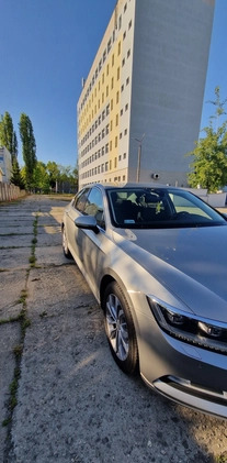 Volkswagen Passat cena 61500 przebieg: 178000, rok produkcji 2015 z Zabrze małe 191